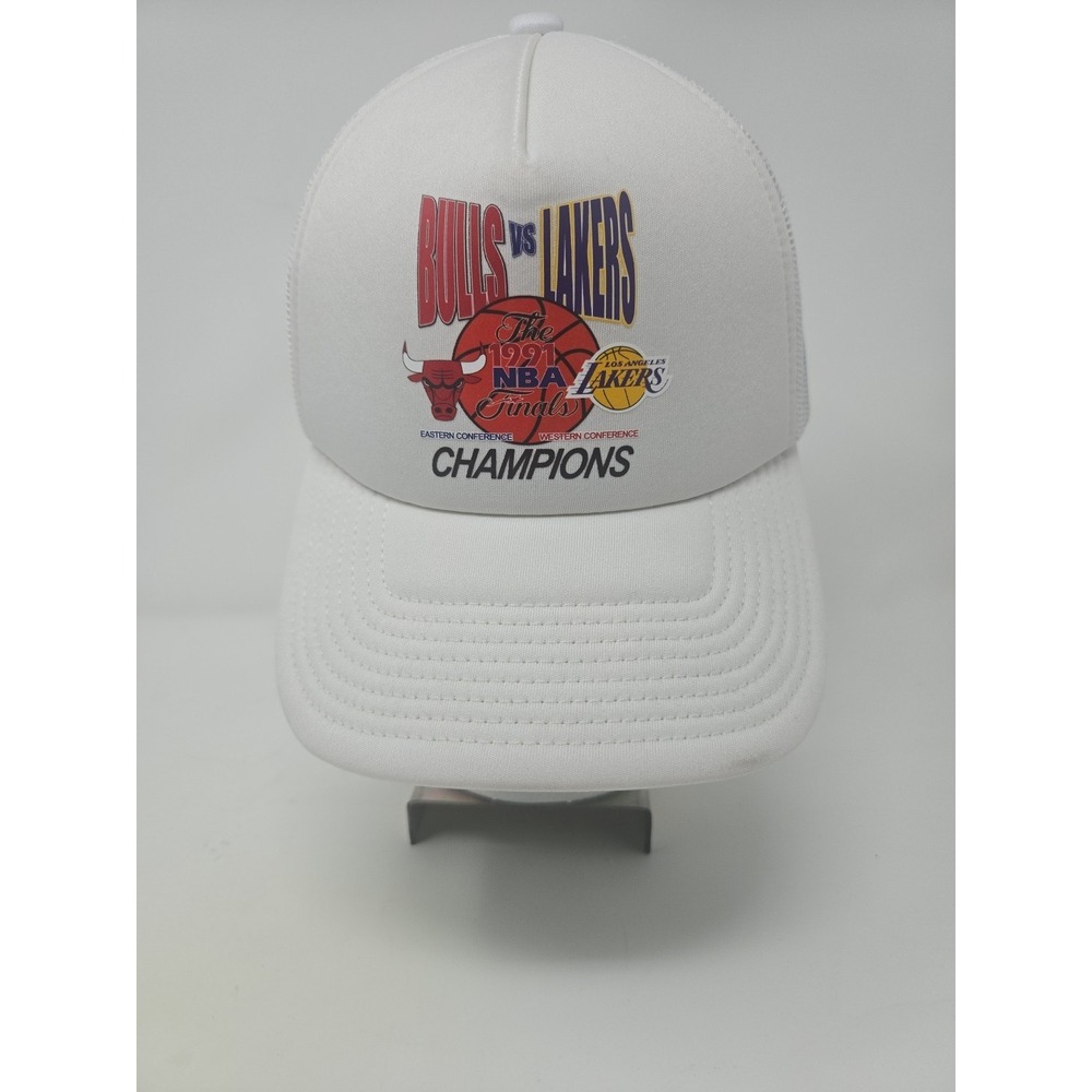 Mitchell And Ness 1991 Final‎ Champion Bulls Vs Lakers white SnapBack Trucker